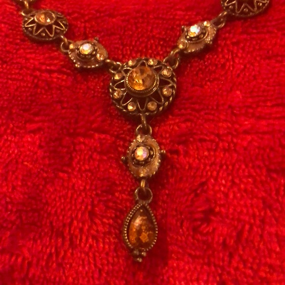 Jewelry - Vintage Style Necklace